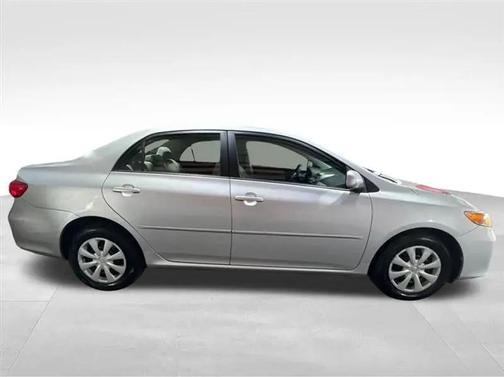 Classic Silver Metallic 2011 Toyota Corolla LE