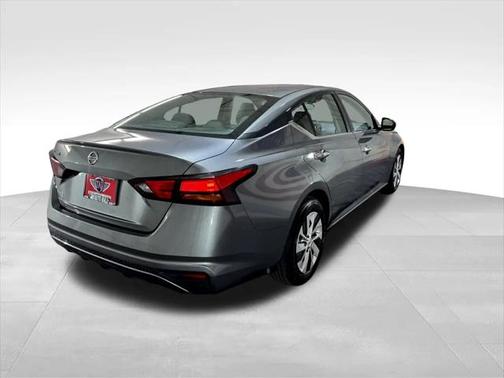 2022 Nissan Altima S FWD