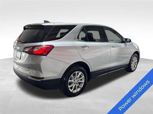 Silver Ice Metallic 2019 Chevrolet Equinox 1LT