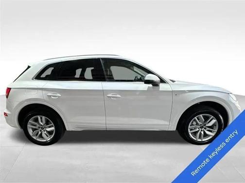 Ibis White 2022 Audi Q5 45 S line Premium
