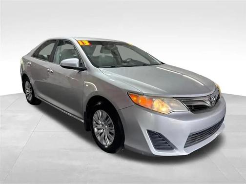 Classic Silver Metallic 2013 Toyota Camry LE