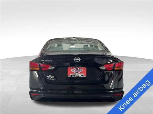 Super Black 2024 Nissan Altima 2.5 SV