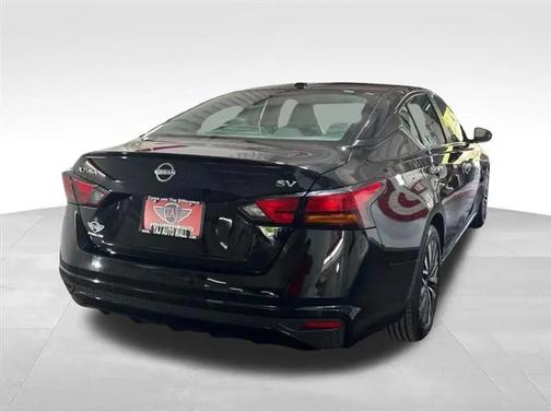 Super Black 2024 Nissan Altima 2.5 SV