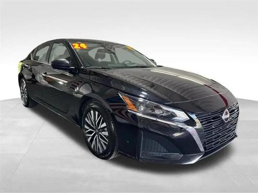 Super Black 2024 Nissan Altima 2.5 SV
