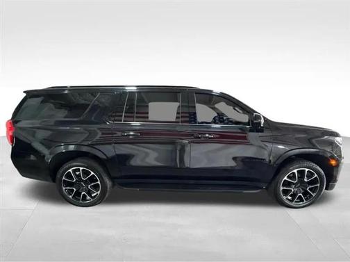 Black 2022 Chevrolet Suburban RST