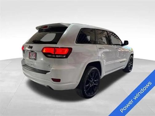 Bright White Clearcoat 2019 Jeep Grand Cherokee Altitude