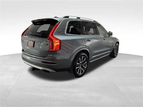 Osmium Grey Metallic 2017 Volvo XC90 T6 Momentum