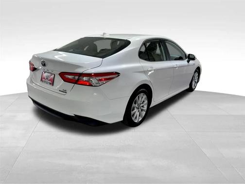 2019 Toyota Camry Hybrid LE