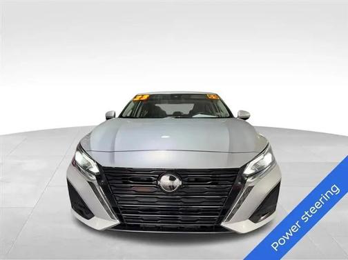 Brilliant Silver Metallic 2023 Nissan Altima 2.5 SV