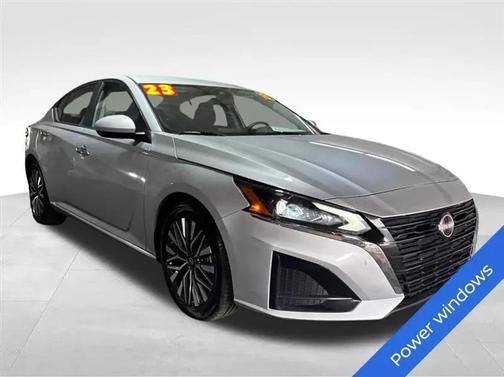 Brilliant Silver Metallic 2023 Nissan Altima 2.5 SV