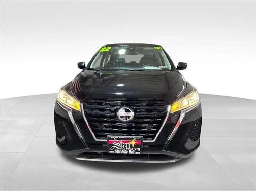 Super Black 2022 Nissan Kicks S
