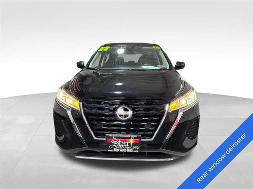 Super Black 2022 Nissan Kicks S