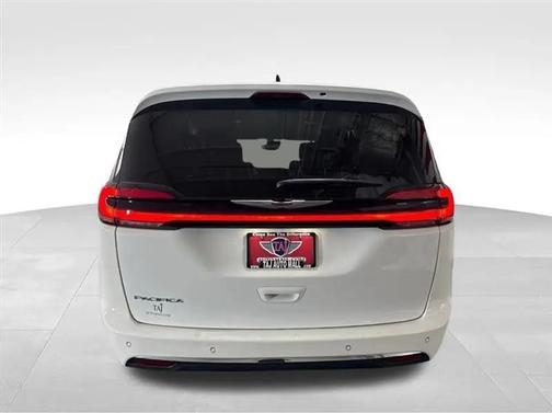 Bright White Clearcoat 2023 Chrysler Pacifica Touring L