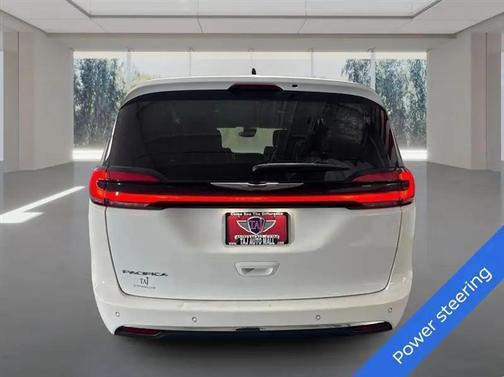 Bright White Clearcoat 2023 Chrysler Pacifica Touring L