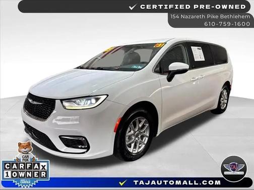 Bright White Clearcoat 2023 Chrysler Pacifica Touring L