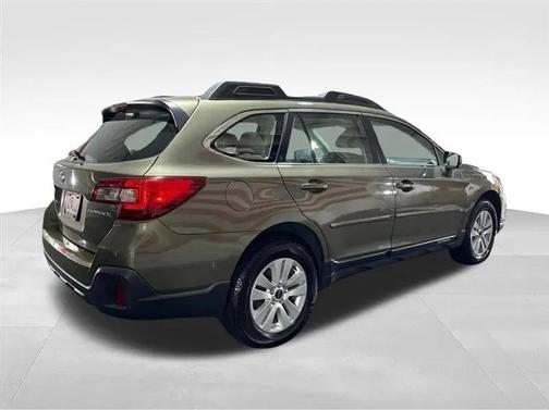 Green Metallic 2018 Subaru Outback 2.5i