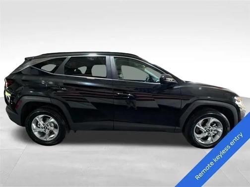 Black Pearl 2024 Hyundai TUCSON SEL