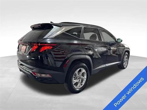 Black Pearl 2024 Hyundai TUCSON SEL