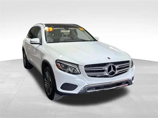 White 2019 Mercedes-Benz GLC 300 4MATIC