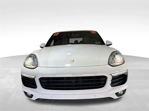 White 2017 Porsche Cayenne Cayenne