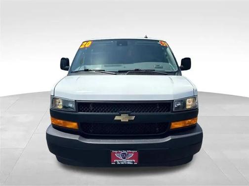 Summit White 2020 Chevrolet Express 3500 RWD 3500 Regular Wheelbase WT
