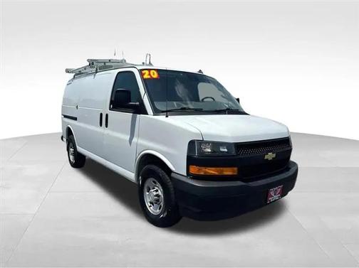 Summit White 2020 Chevrolet Express 3500 RWD 3500 Regular Wheelbase WT