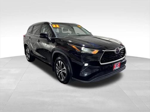 2022 Toyota Highlander Hybrid XLE