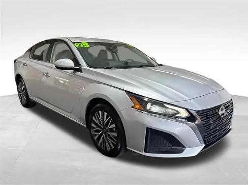 Brilliant Silver Metallic 2023 Nissan Altima 2.5 SV