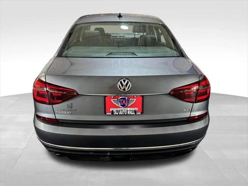 2017 Volkswagen Passat 1.8T R-Line w/Comfort