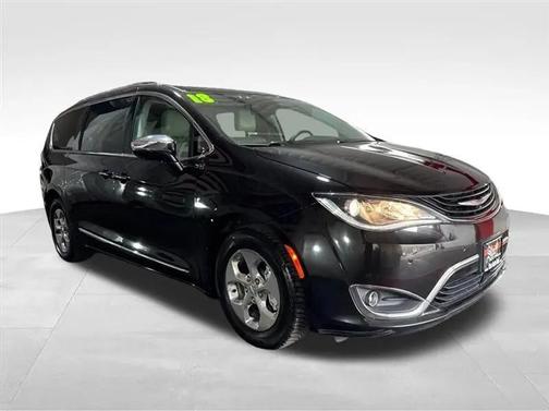 2018 Chrysler Pacifica Hybrid Limited