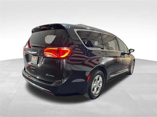 2018 Chrysler Pacifica Hybrid Limited