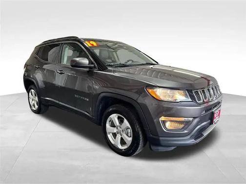 Granite Crystal Metallic Clearcoat 2019 Jeep Compass Latitude