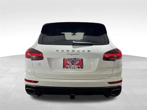 White 2016 Porsche Cayenne Cayenne