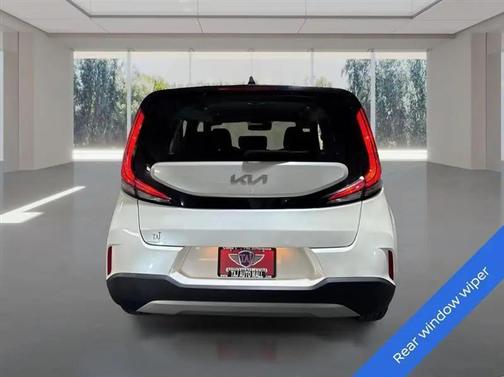 Snow White Pearl 2023 Kia Soul LX