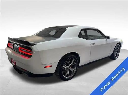 Bright White Clearcoat 2015 Dodge Challenger SXT Plus