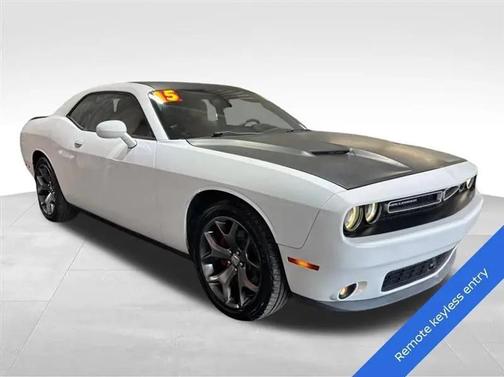 Bright White Clearcoat 2015 Dodge Challenger SXT Plus
