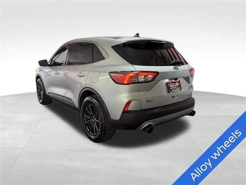 Ingot Silver Metallic 2020 Ford Escape SE