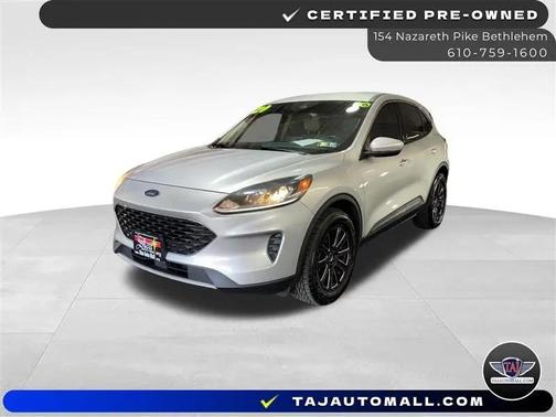 Ingot Silver Metallic 2020 Ford Escape SE