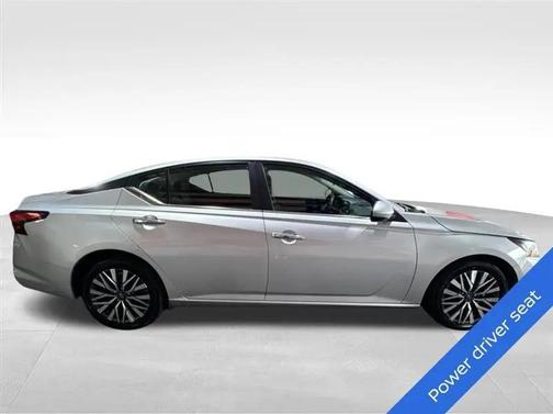 Brilliant Silver Metallic 2023 Nissan Altima 2.5 SV