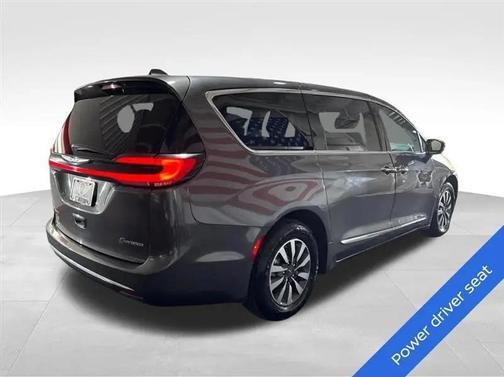 Granite Crystal Metallic Clearcoat 2022 Chrysler Pacifica Hybrid Limited