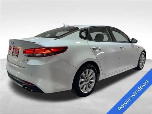 Snow White Pearl 2018 Kia Optima S