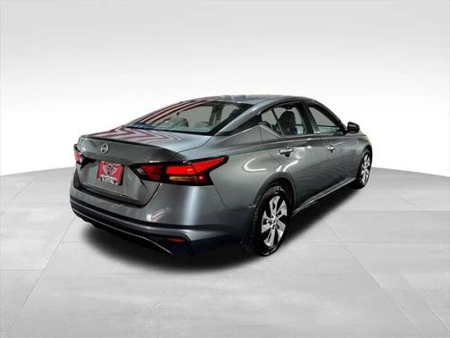 2022 Nissan Altima S FWD