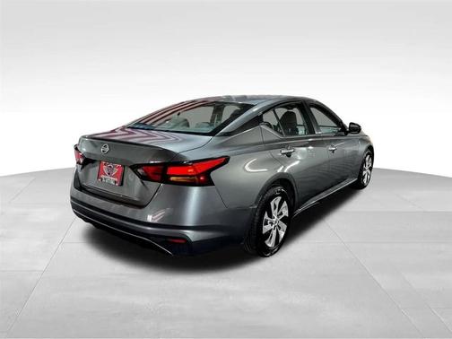 2022 Nissan Altima S FWD