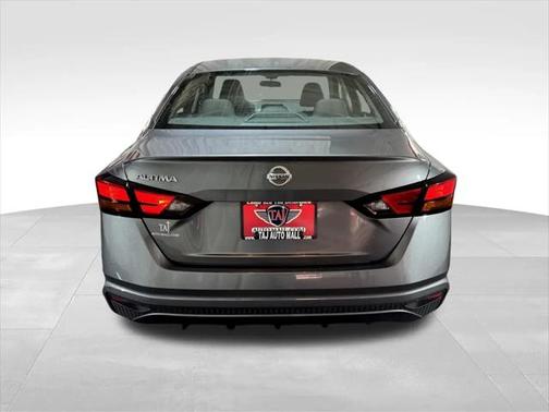 2022 Nissan Altima S FWD