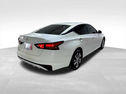2022 Nissan Altima S FWD