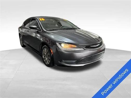 2016 Chrysler 200 LX
