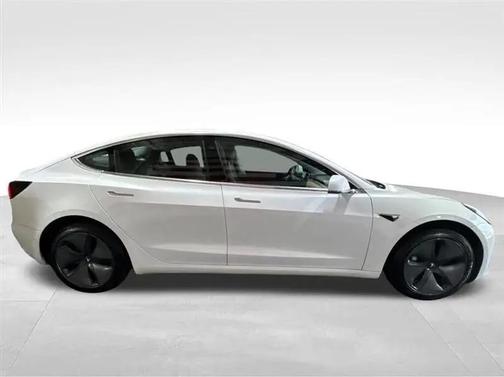 Pearl White Multi-Coat 2019 Tesla Model 3 Standard Range Plus