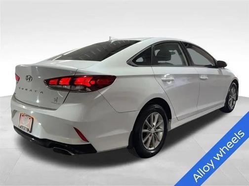 Quartz White Pearl 2018 Hyundai SONATA SE