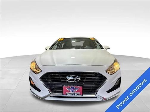 Quartz White Pearl 2018 Hyundai SONATA SE