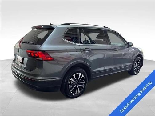Platinum Gray Metallic 2024 Volkswagen Tiguan 2.0T SE